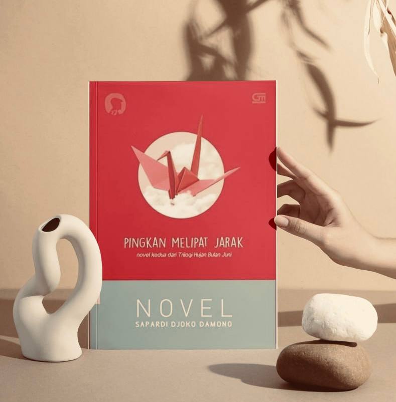 pingkan melipat jarak